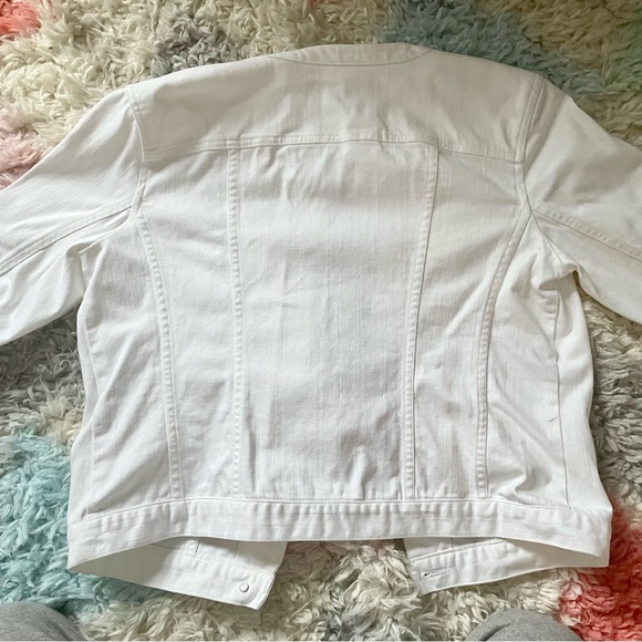 CHAPS vintage white denim button up jacket - Picture 3 of 3